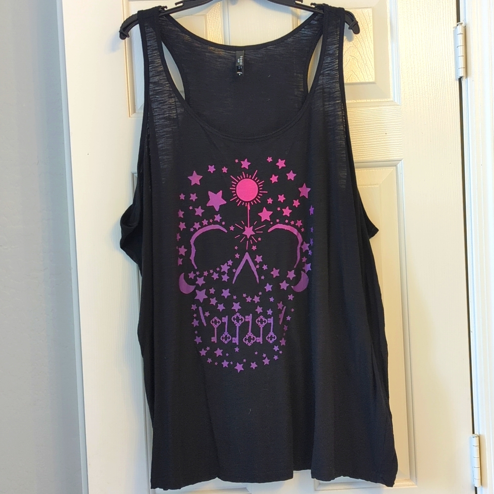 Torrid Black razorback distressed tank size 5